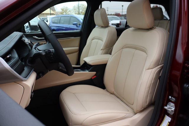 New 2025 Jeep Grand Cherokee Limited image 12