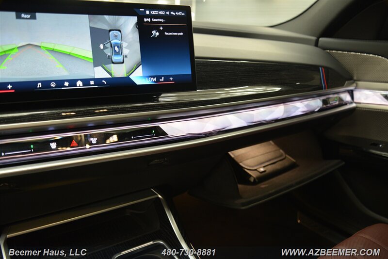 Used 2025 BMW 750e xDrive w/ Premium Package AWD/4WD image 39