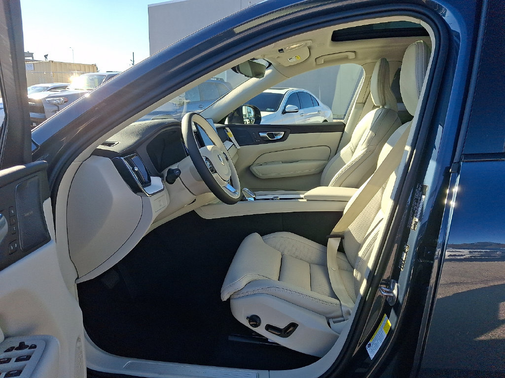 New 2027 Volvo XC60 B5 Ultra AWD/4WD image 11