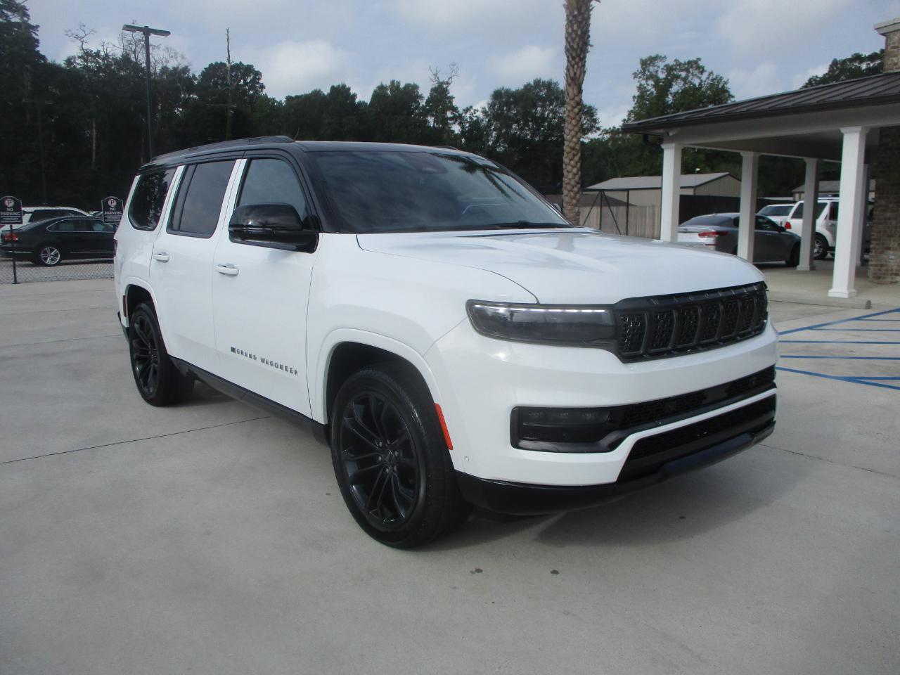 Used 2024 Jeep Grand Wagoneer Series II Obsidian w/ Quick Order Packagew 28T AWD/4WD image 4
