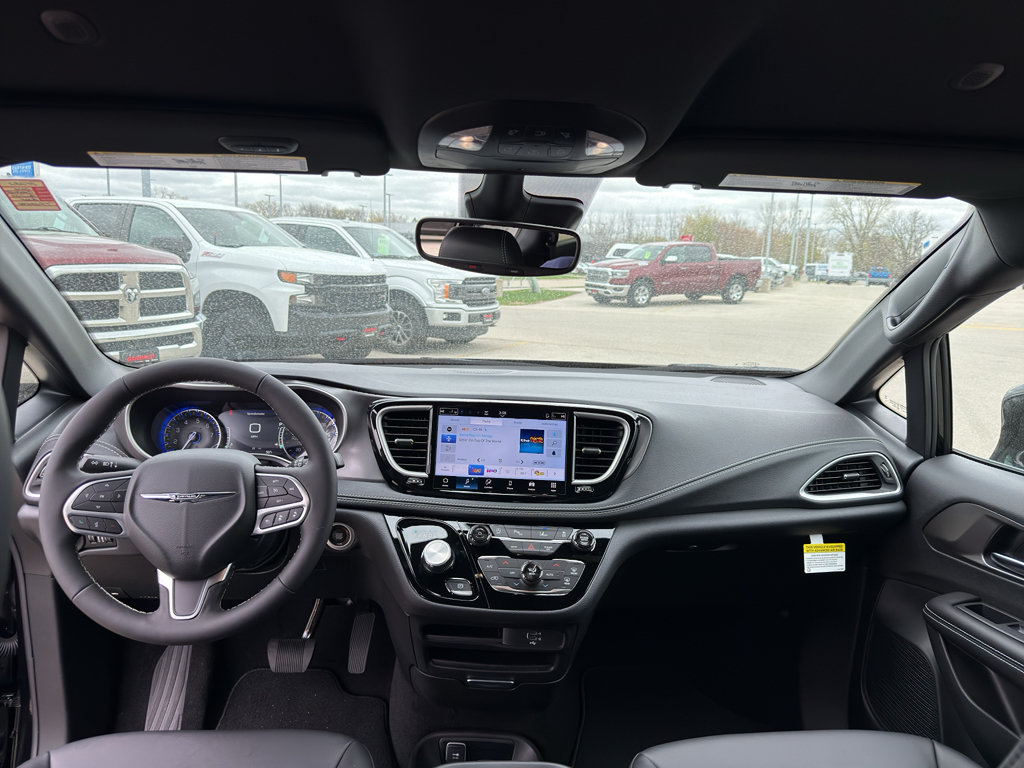 New 2026 Chrysler Pacifica Select FWD image 27