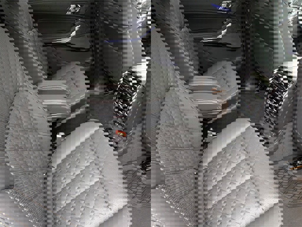 New 2025 BMW X7 xDrive40i w/ Premium Package image 36