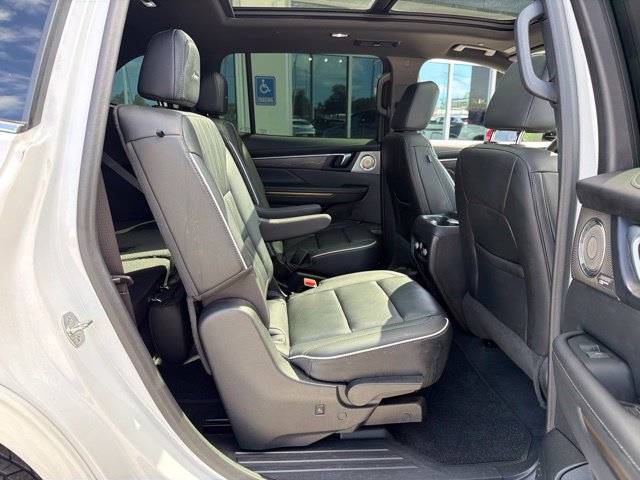 Used 2025 Buick Enclave Avenir FWD image 21