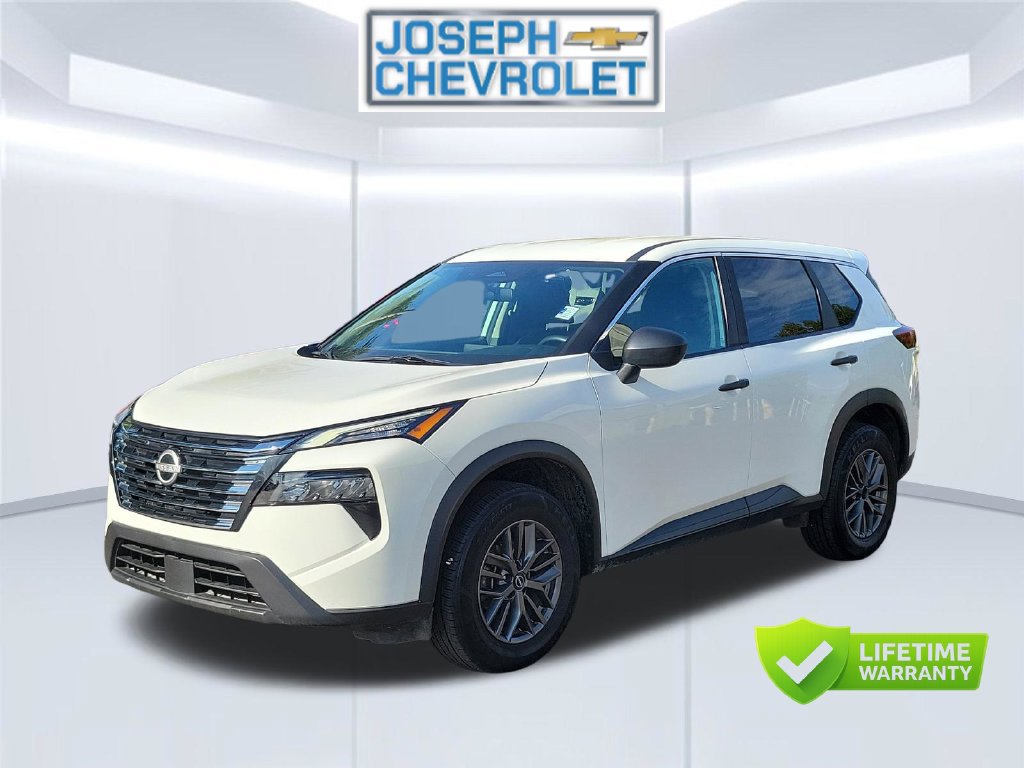 Used 2024 Nissan Rogue S FWD image 3