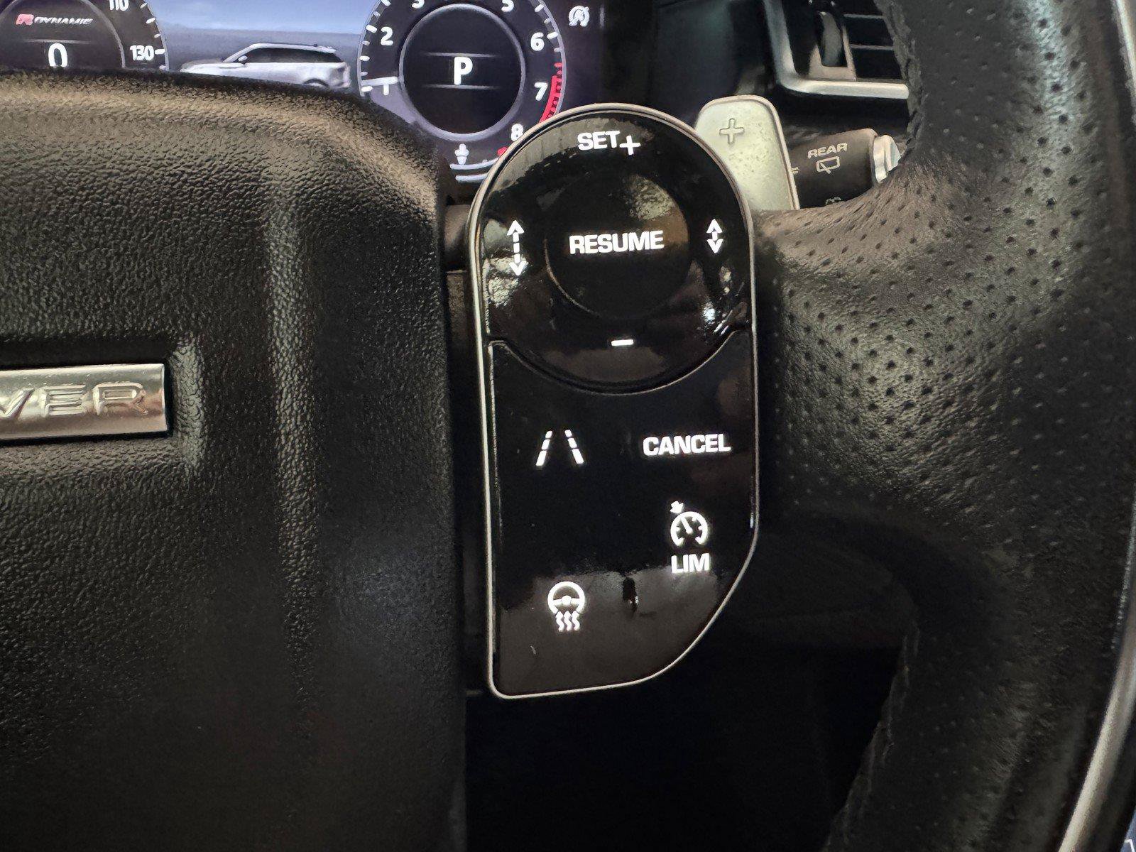Used 2019 Land Rover Range Rover Velar R-Dynamic SE AWD/4WD image 24