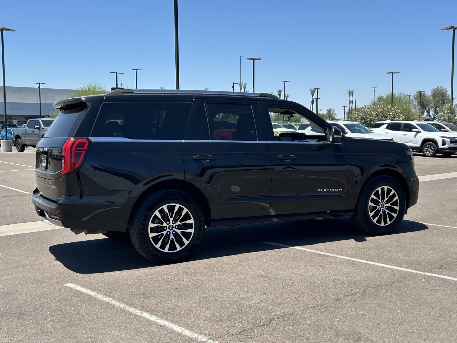 Used 2025 Ford Expedition Platinum AWD/4WD image 5