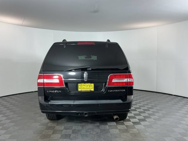 Used 2011 Lincoln Navigator Ultimate AWD/4WD image 5