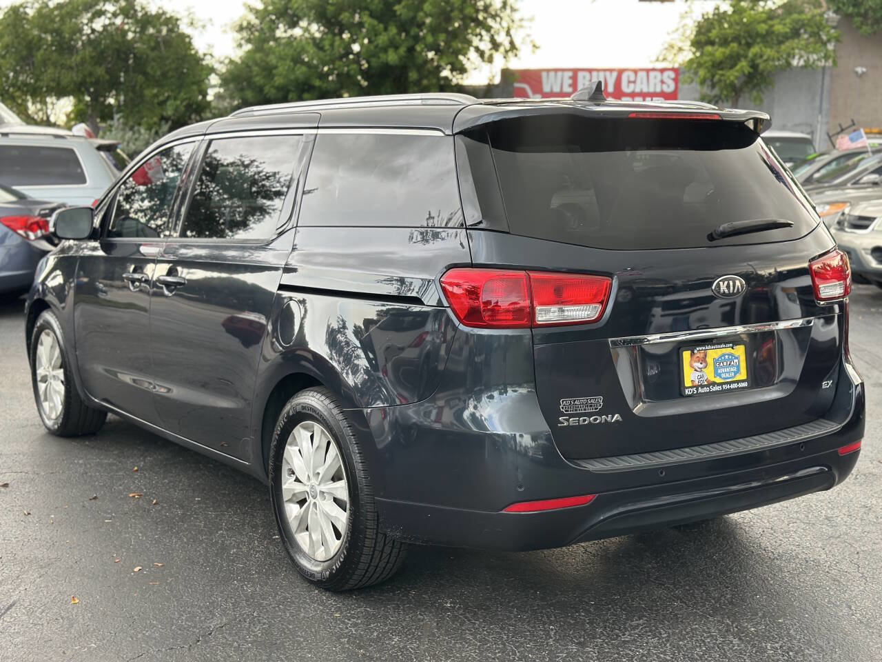 Used 2016 Kia Sedona EX image 5