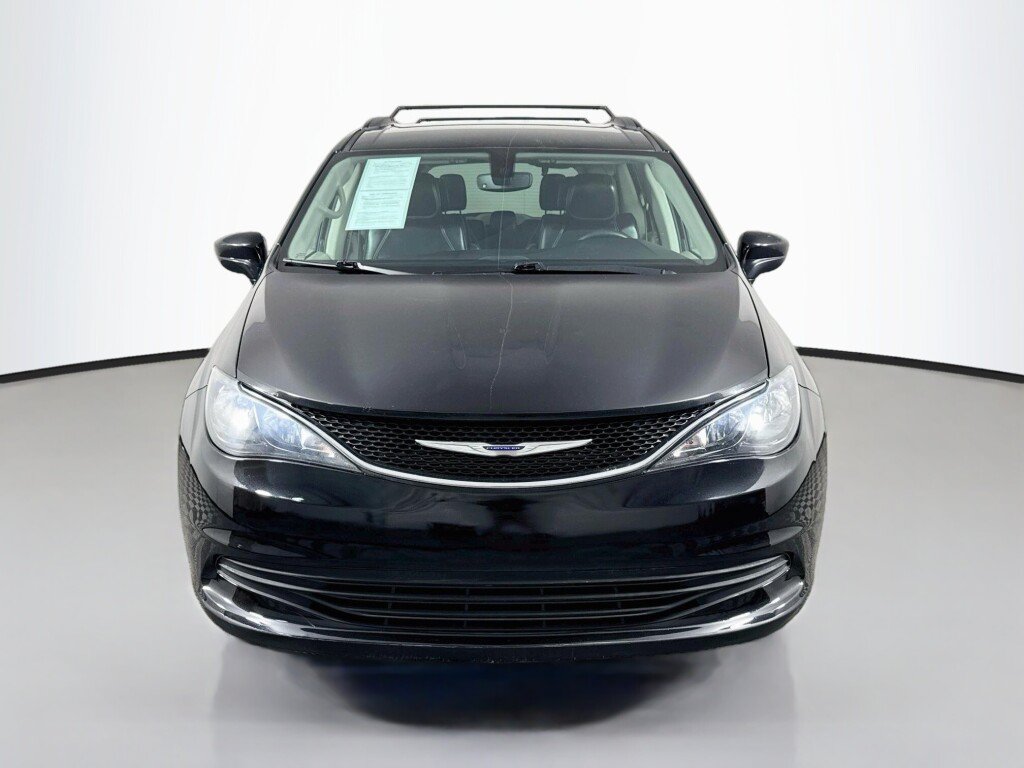 Used 2020 Chrysler Voyager Lxi FWD image 8