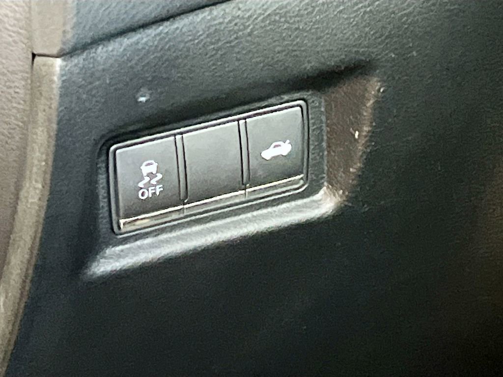 Used 2019 INFINITI Q60 3.0t Luxe w/ Essential Package image 10