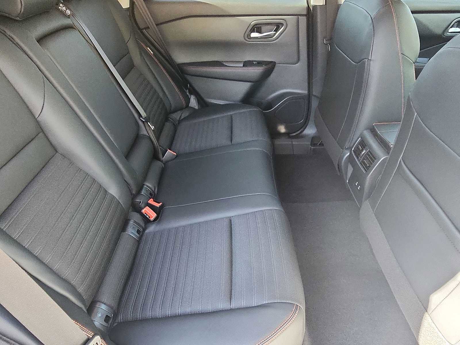 Used 2026 Nissan Rogue SV w/ Rock Creek Premium Package AWD/4WD image 17