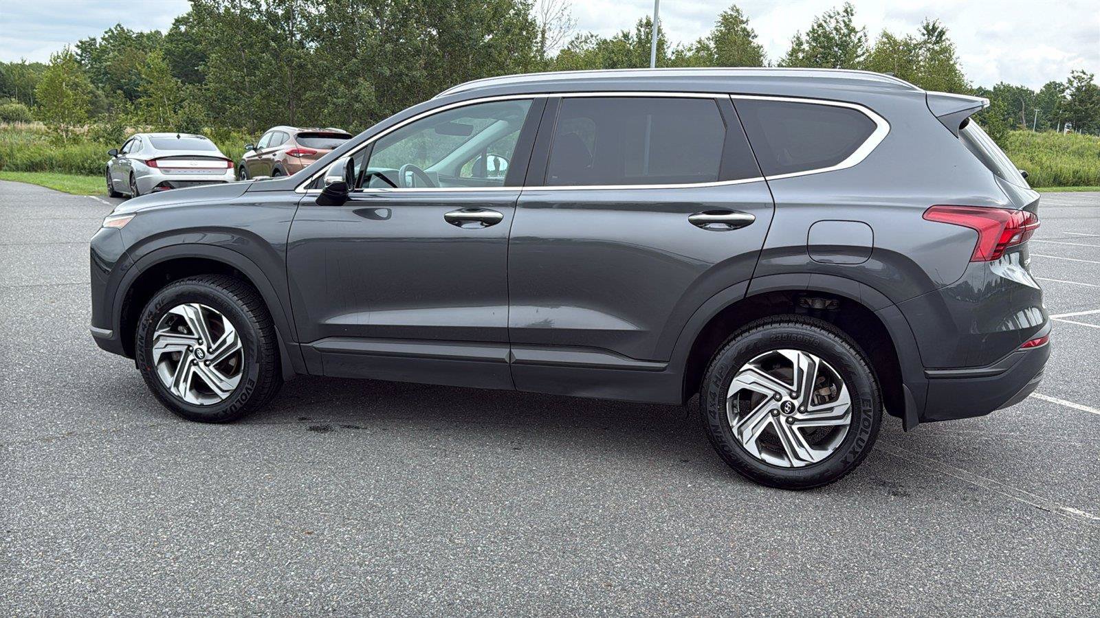 Certified 2023 Hyundai Santa Fe SEL w/ Cargo Package AWD/4WD image 10