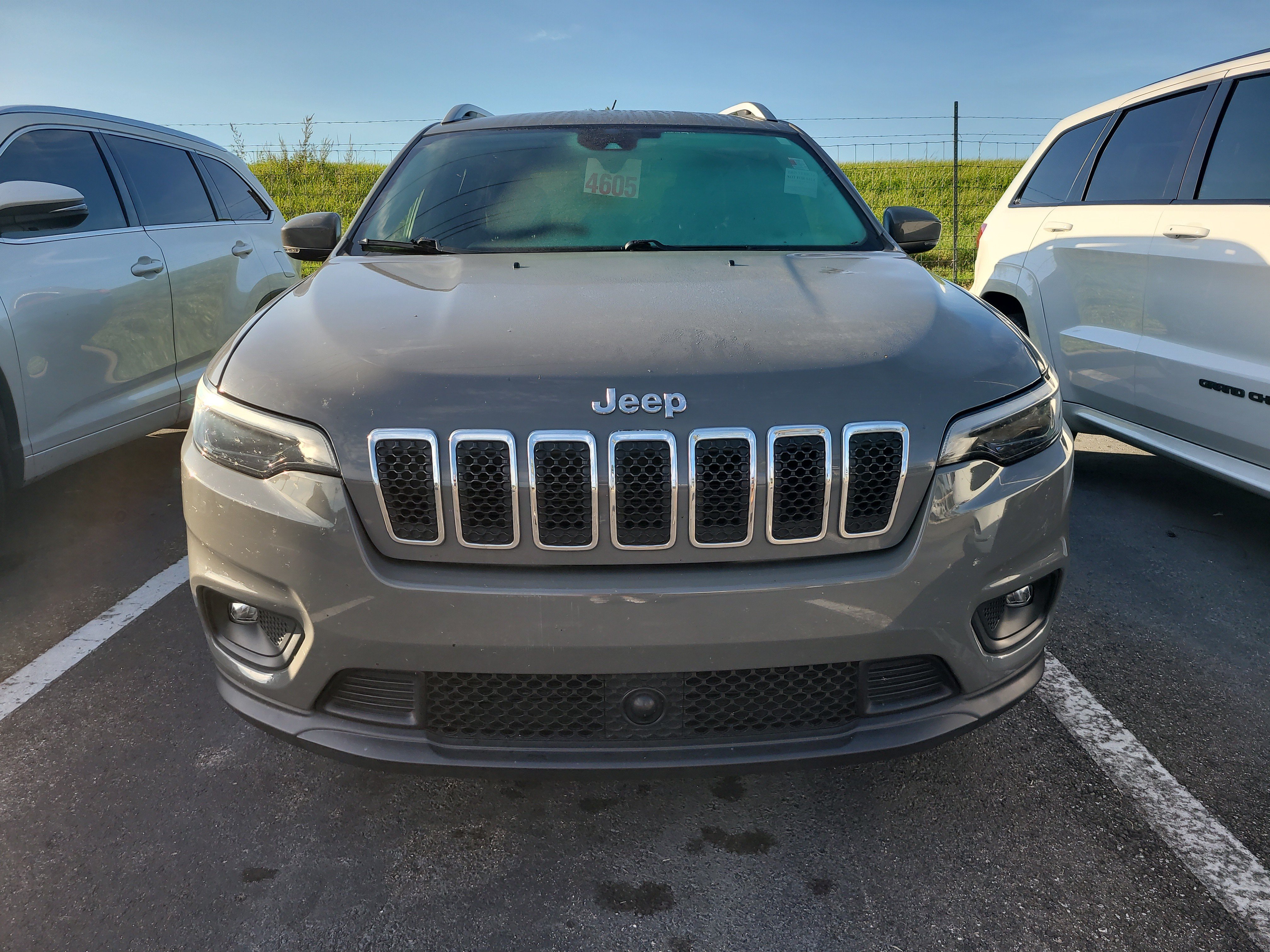 Used 2021 Jeep Cherokee Latitude Plus w/ Mopar Interior Package FWD image 2