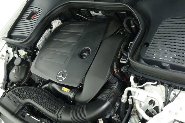 Used 2022 Mercedes-Benz GLC 300 4MATIC Coupe image 9