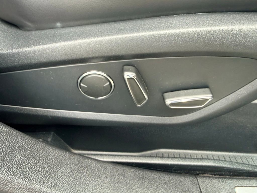 Used 2016 Lincoln MKX Reserve w/ Luxury Package image 29