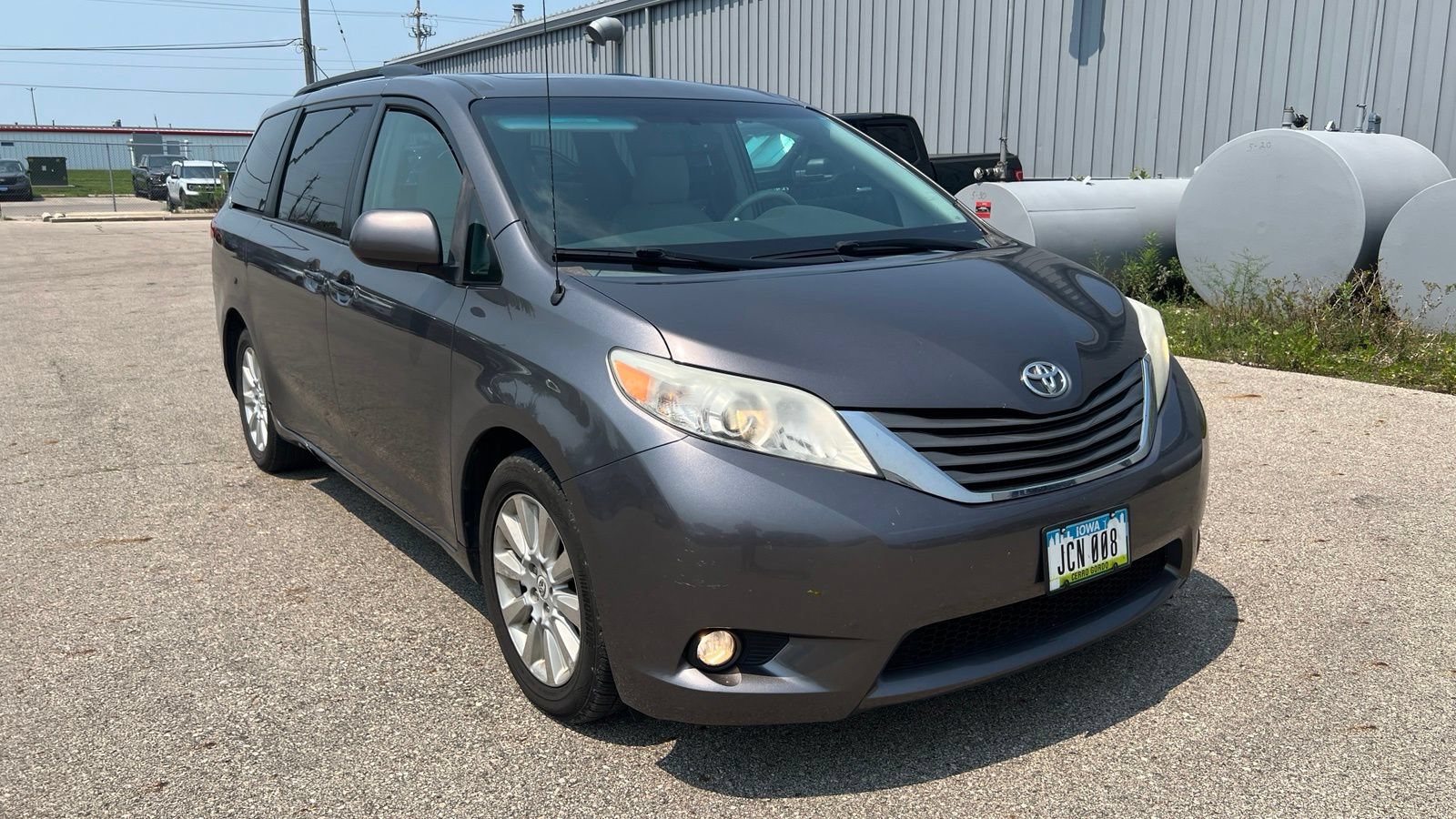 Used 2012 Toyota Sienna XLE AWD/4WD image 3