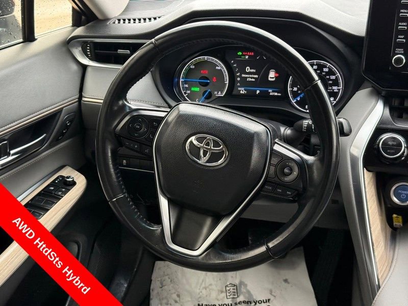 Used 2022 Toyota Venza XLE image 14