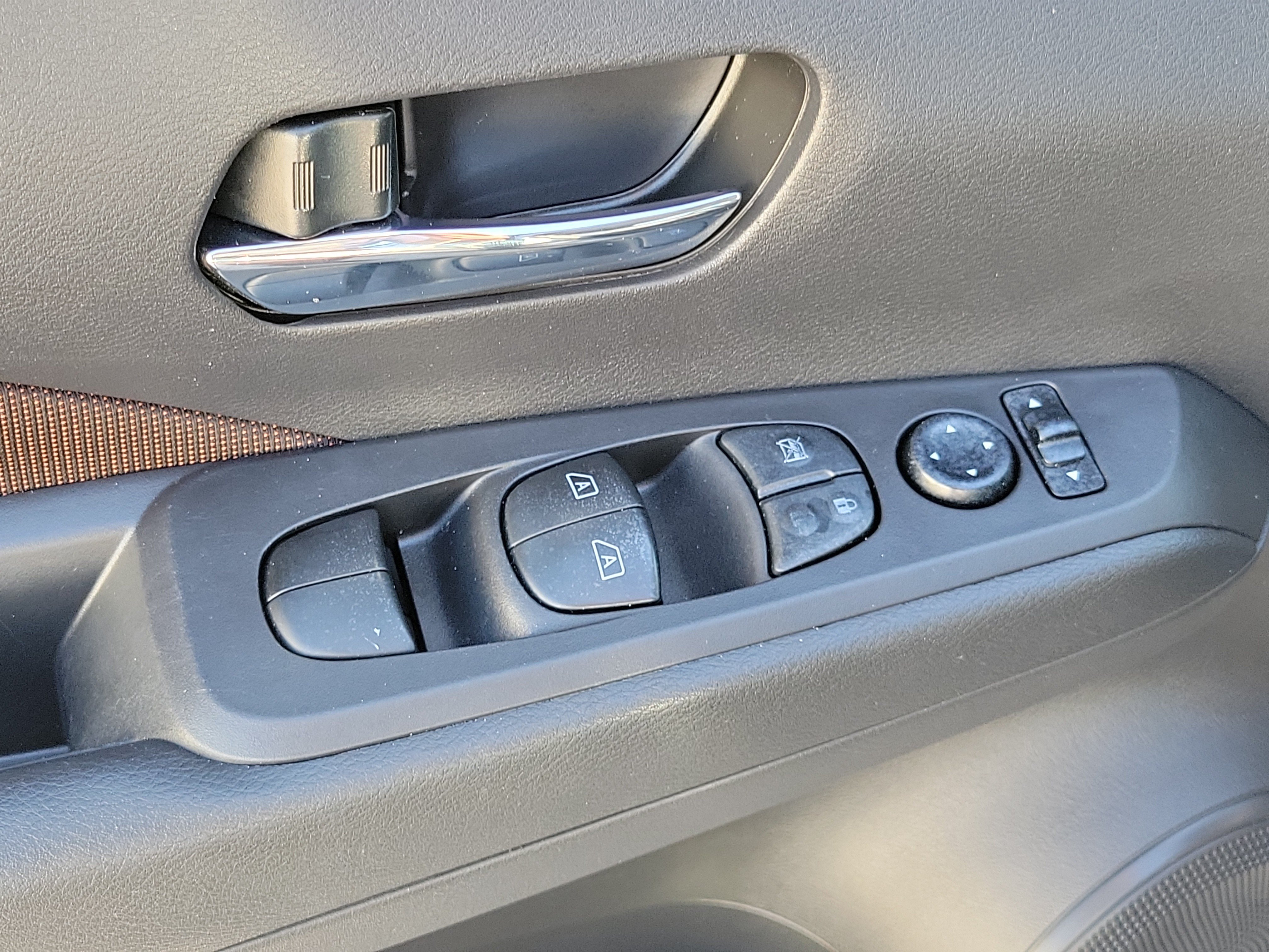 Used 2021 Nissan Kicks SR FWD image 24