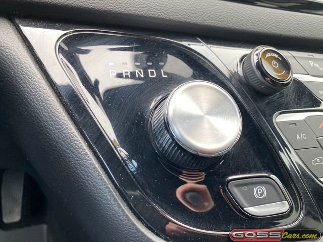 Used 2025 Chrysler Pacifica Select FWD image 13