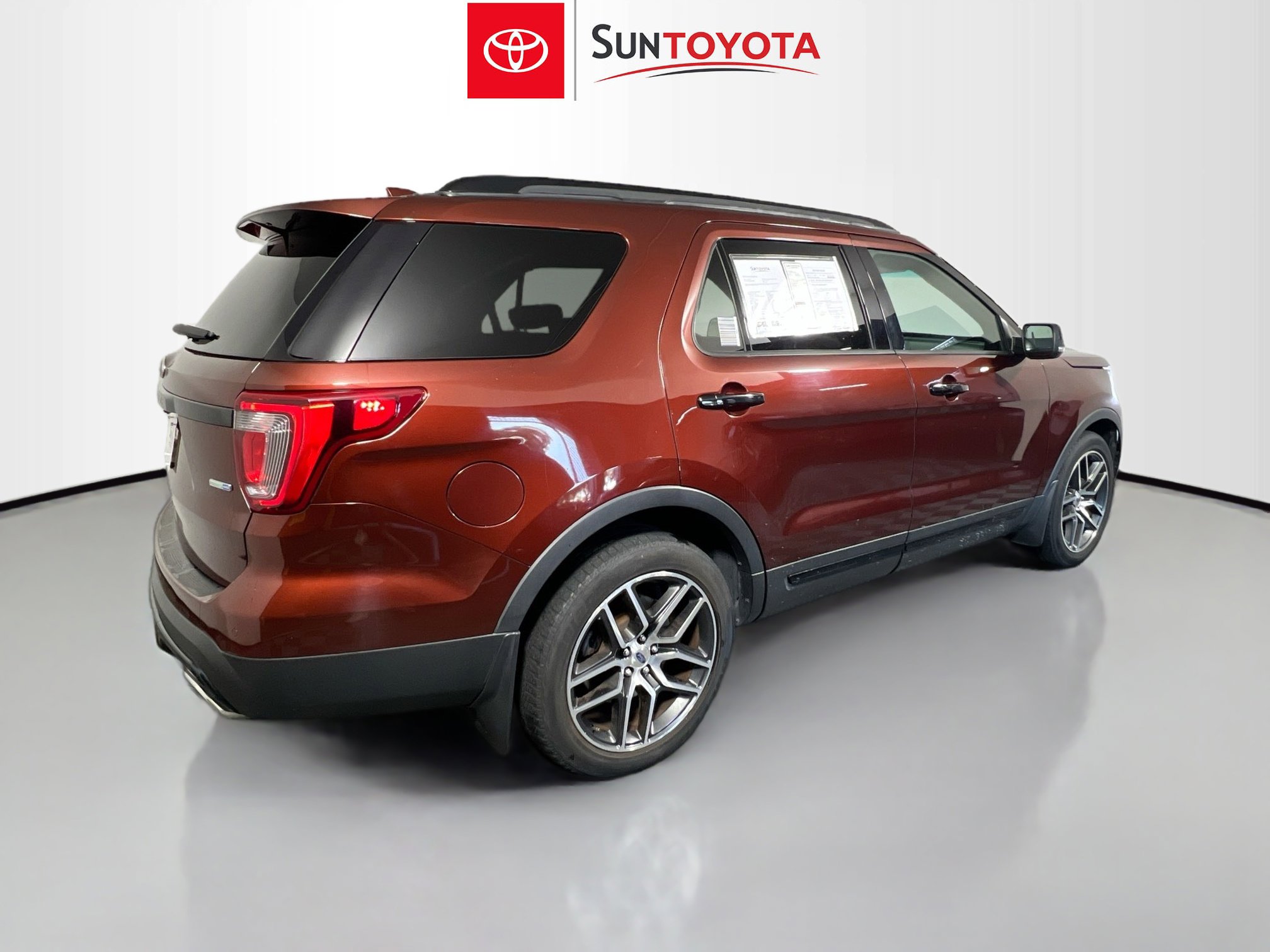 Used 2016 Ford Explorer Sport w/ Equipment Group 401A image 4