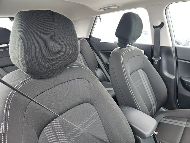 Used 2023 Hyundai Venue SEL image 25