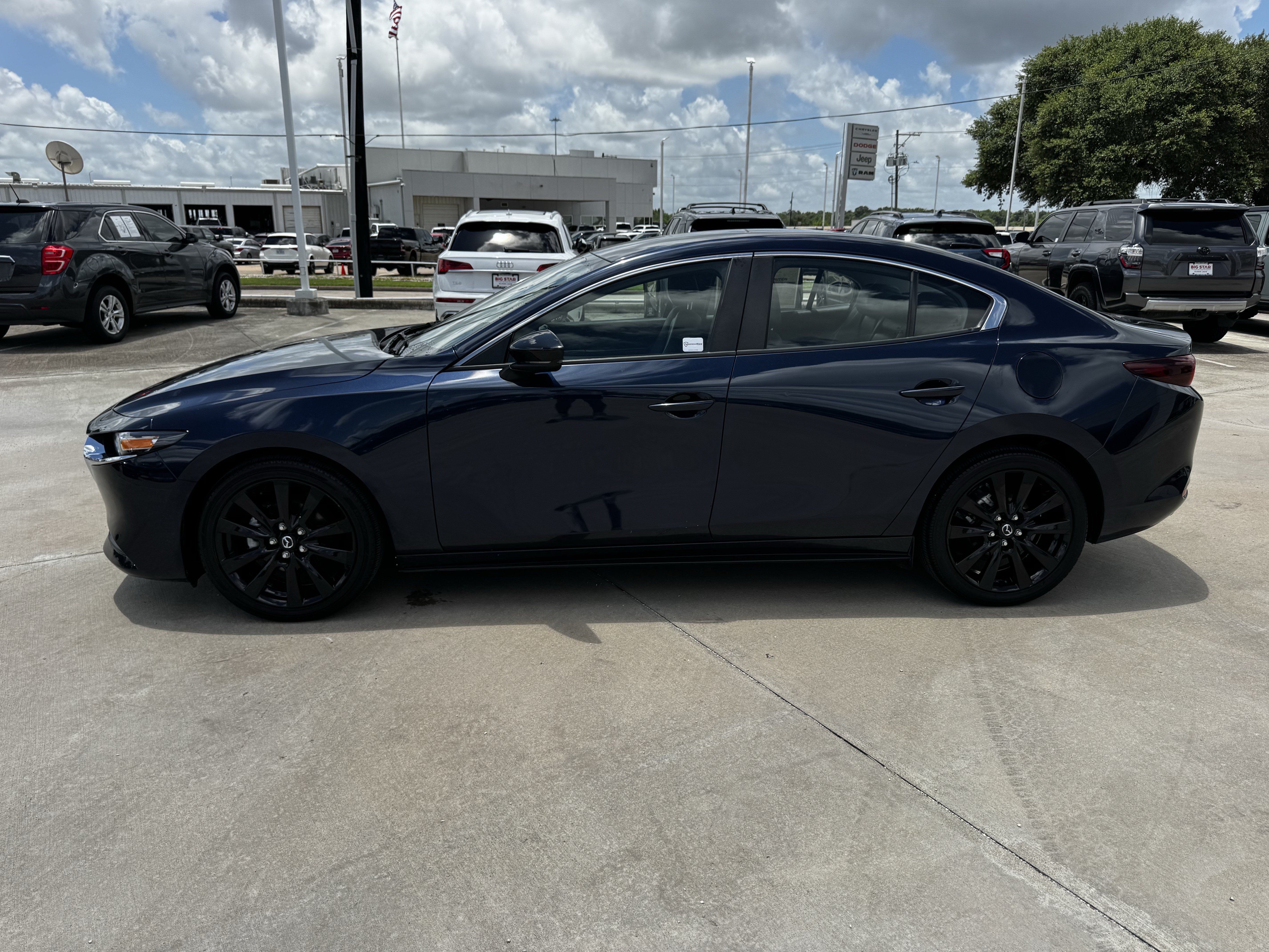 Used 2024 MAZDA MAZDA3 s FWD image 7