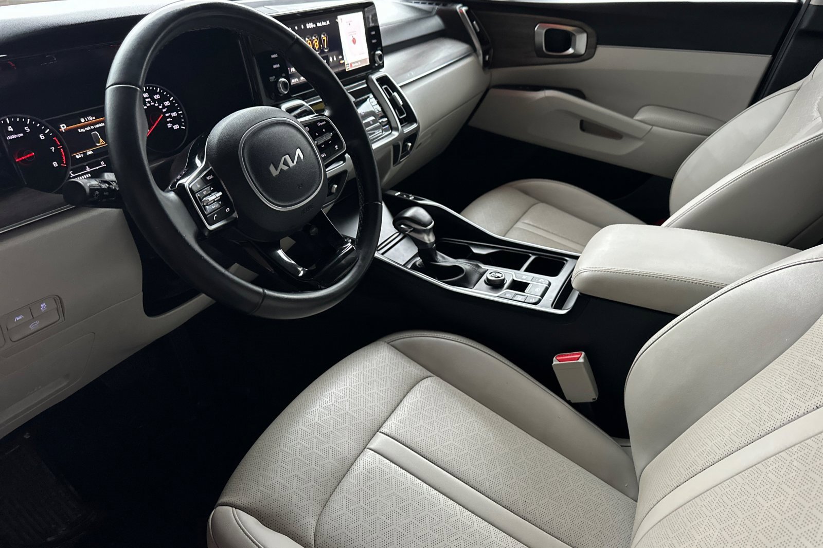 Used 2022 Kia Sorento EX w/ Panoramic Sunroof Package image 10