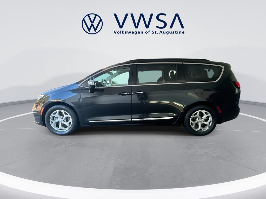 Used 2023 Chrysler Pacifica Limited FWD image 4
