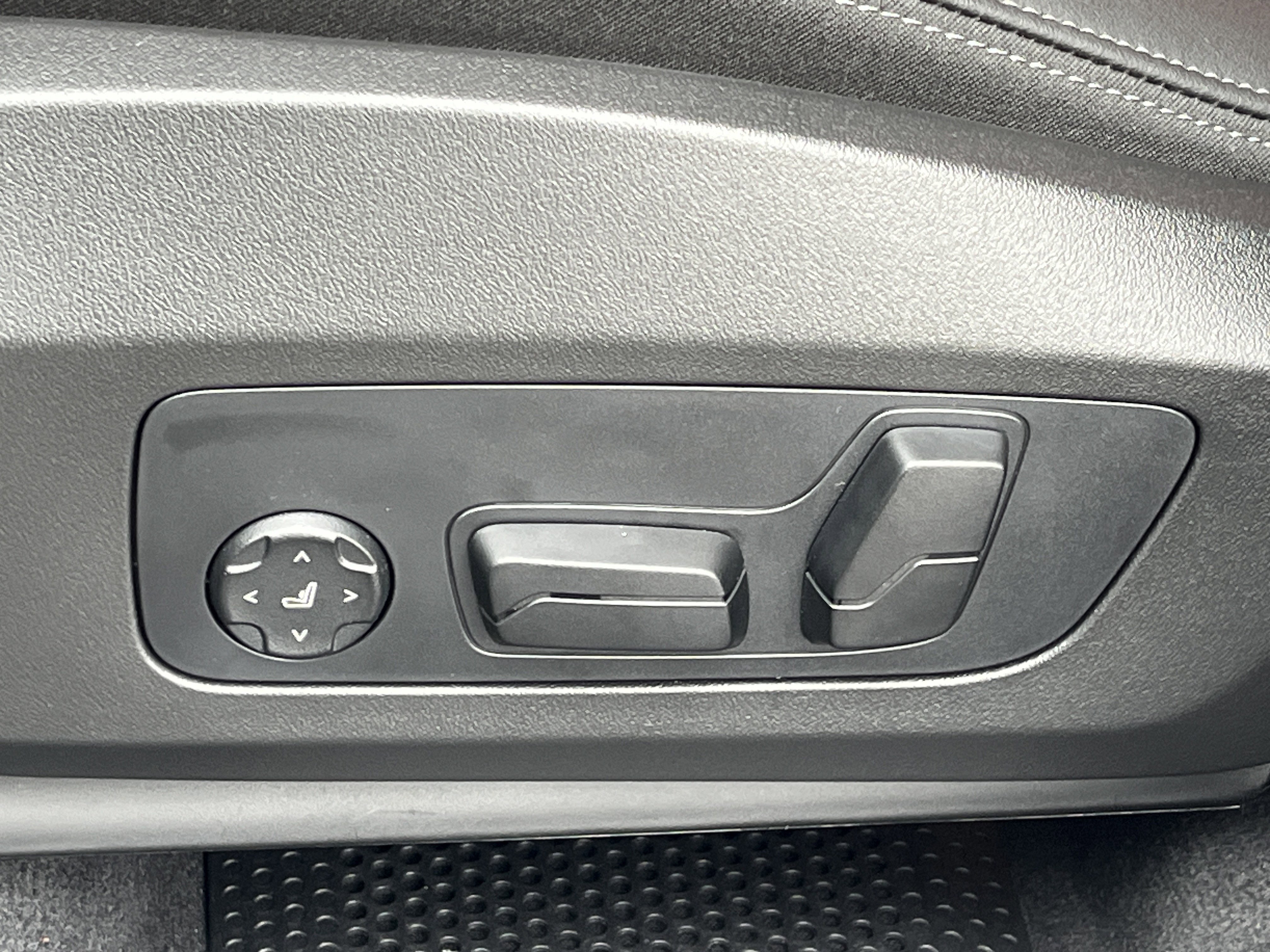 New 2026 BMW X1 M35i w/ Convenience Package image 19