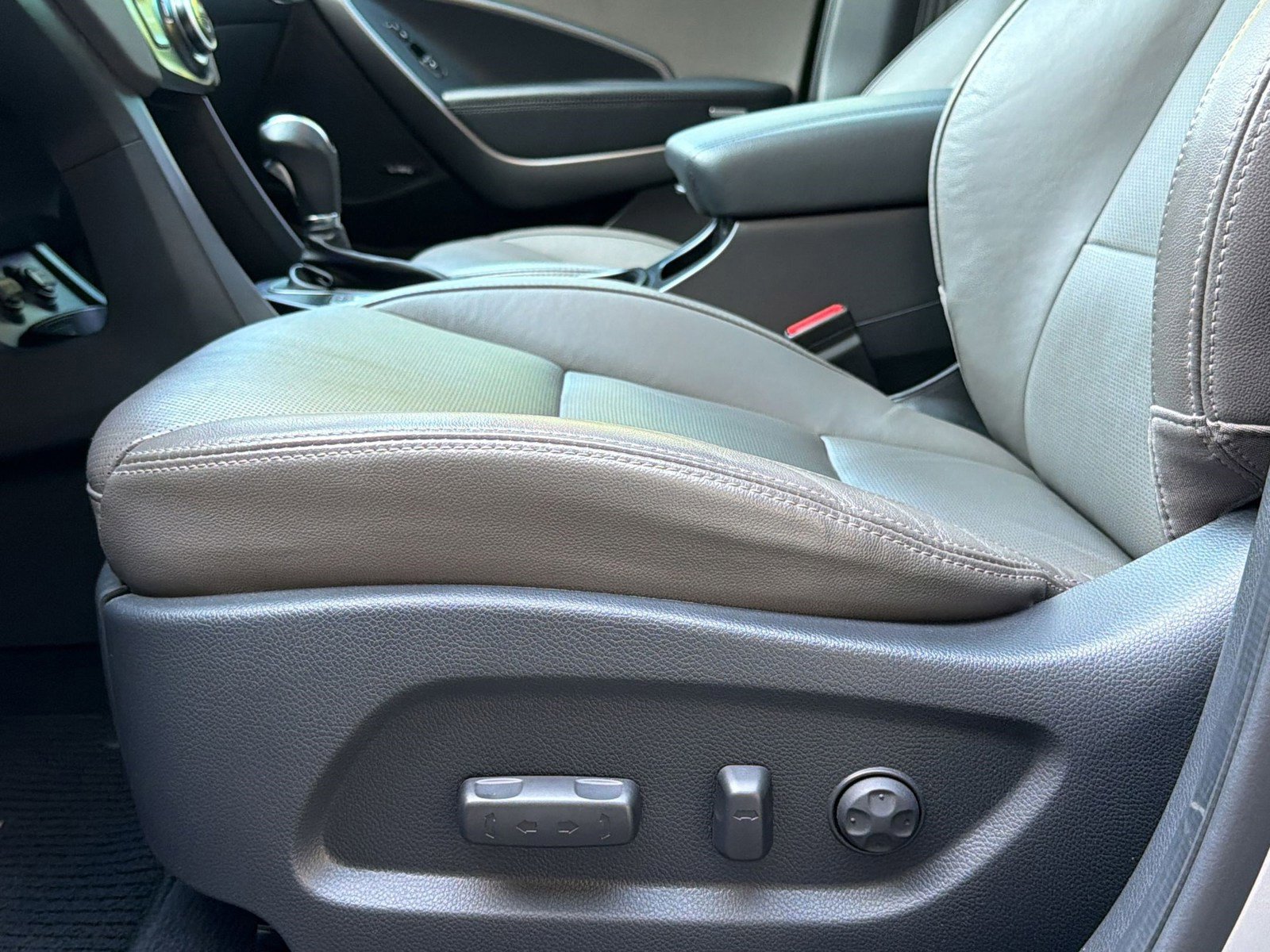 Used 2019 Hyundai Santa Fe XL FWD image 14