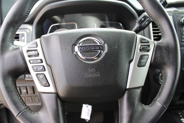Used 2018 Nissan Titan SV w/ SV Convenience Package RWD image 25