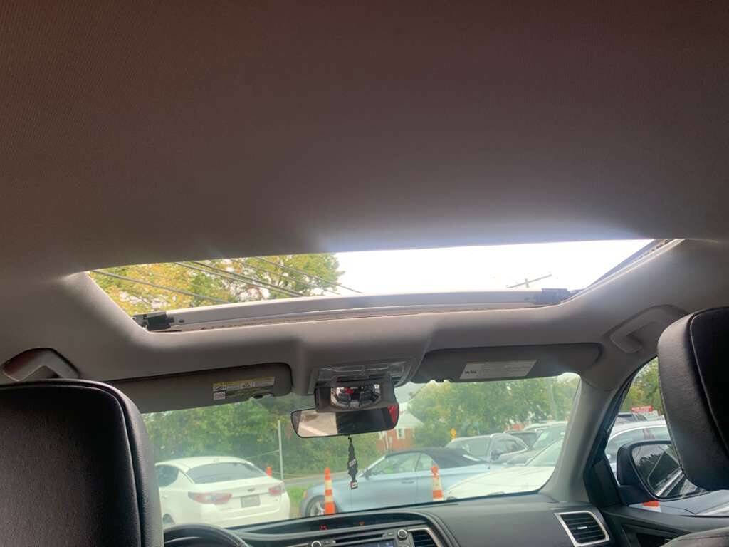 Used 2018 Toyota Highlander SE image 34