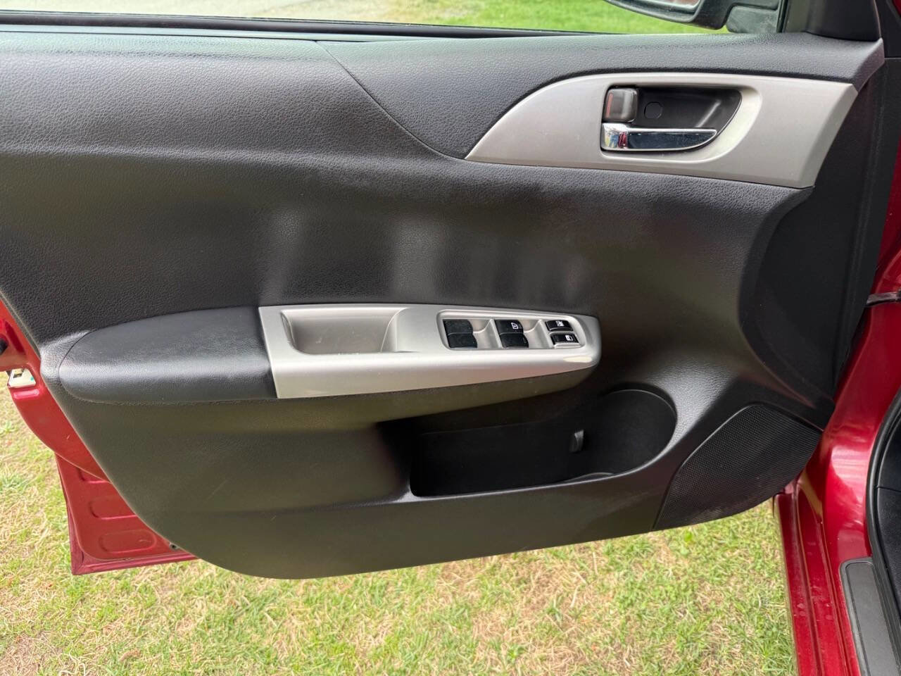 Used 2010 Subaru Impreza 2.5i AWD/4WD image 8