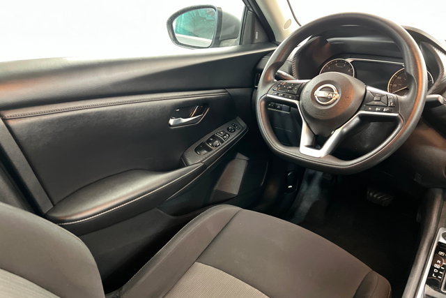 Used 2024 Nissan Sentra SV FWD image 11