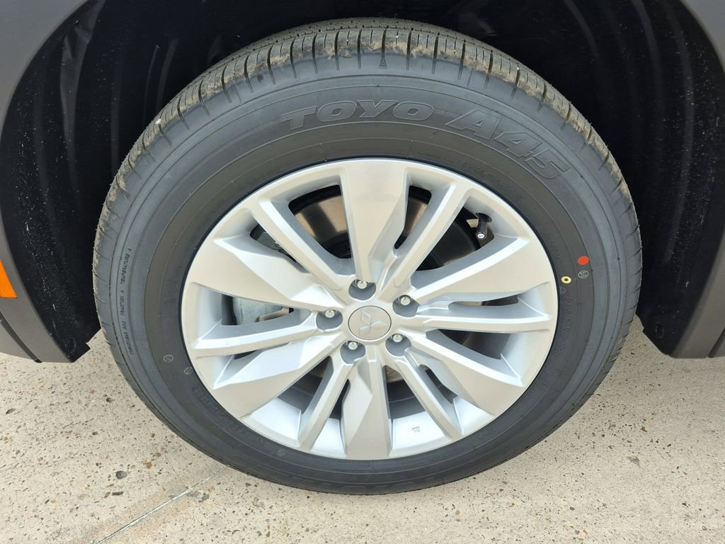 New 2026 Mitsubishi Outlander ES image 26