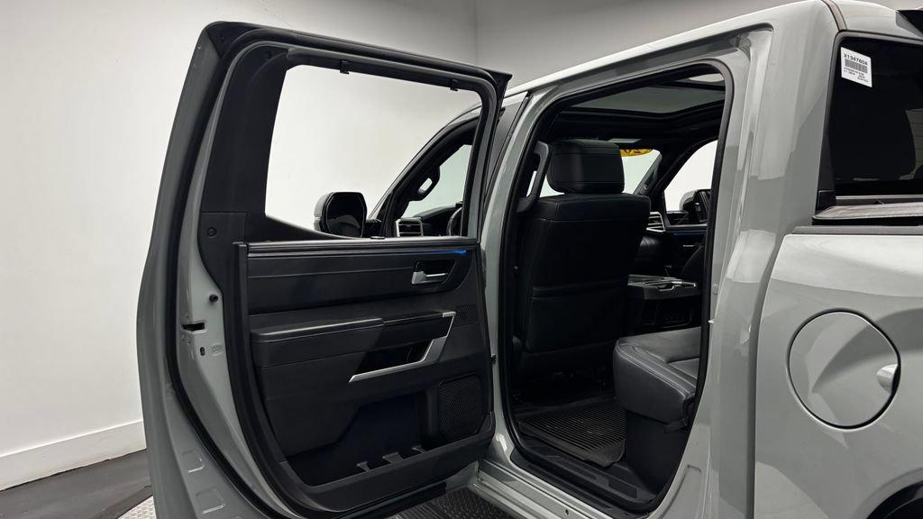 Used 2024 Toyota Tundra Platinum AWD/4WD image 37
