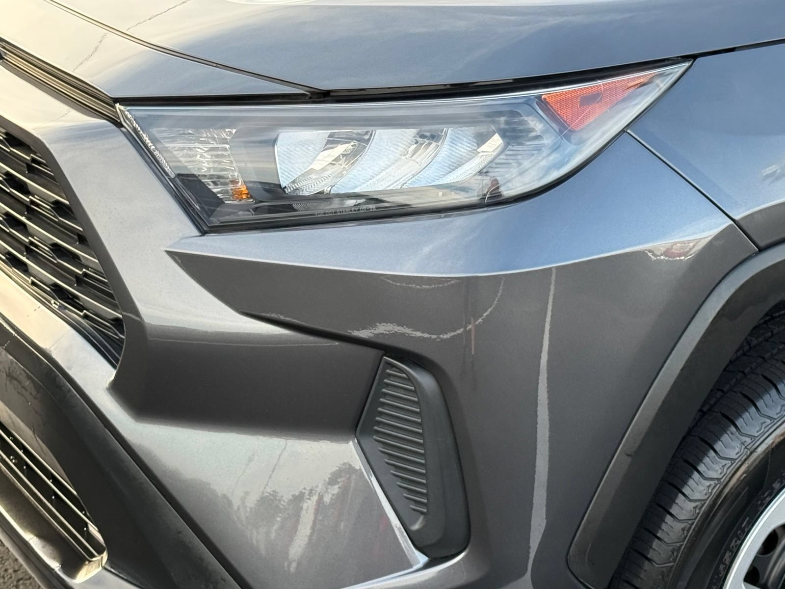Used 2021 Toyota RAV4 LE AWD/4WD image 10