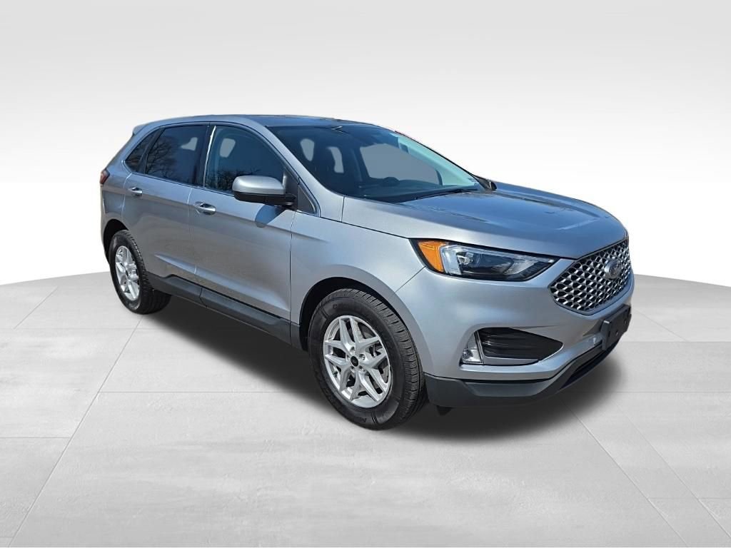 Used 2023 Ford Edge SEL w/ Convenience Package image 3