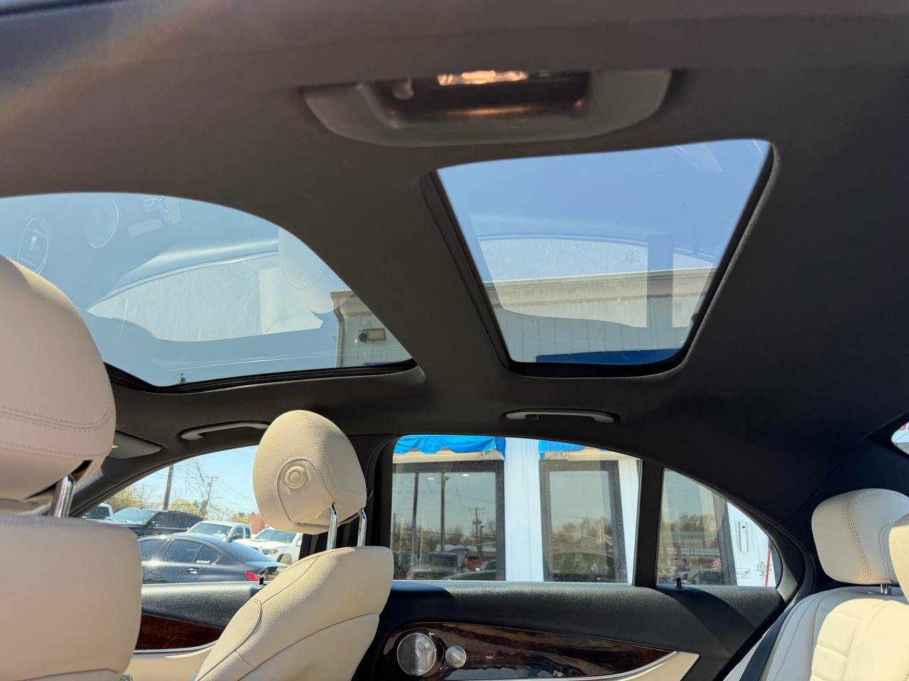 Used 2019 Mercedes-Benz E 300 4MATIC image 19