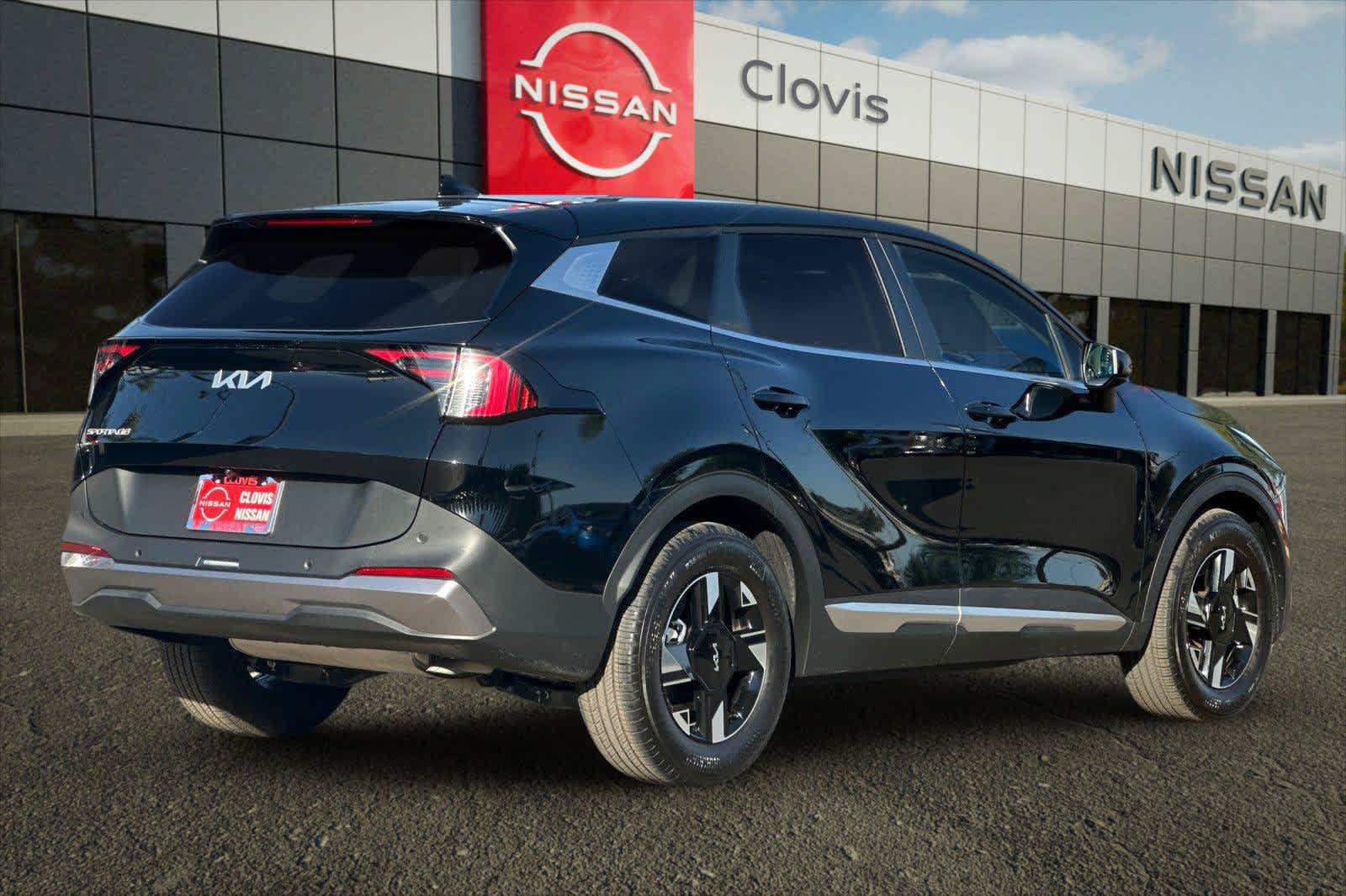 Used 2026 Kia Sportage LX FWD image 3