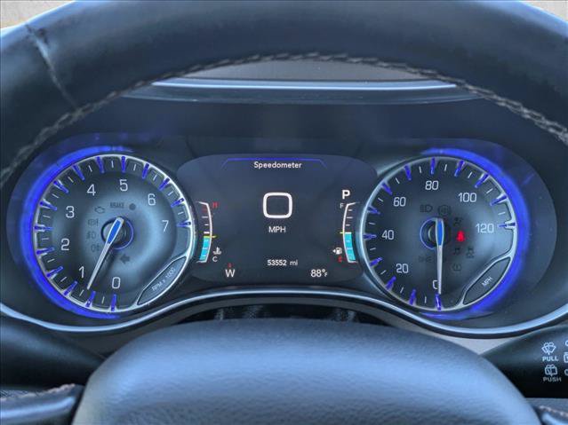 Used 2019 Chrysler Pacifica Touring-L Plus FWD image 11
