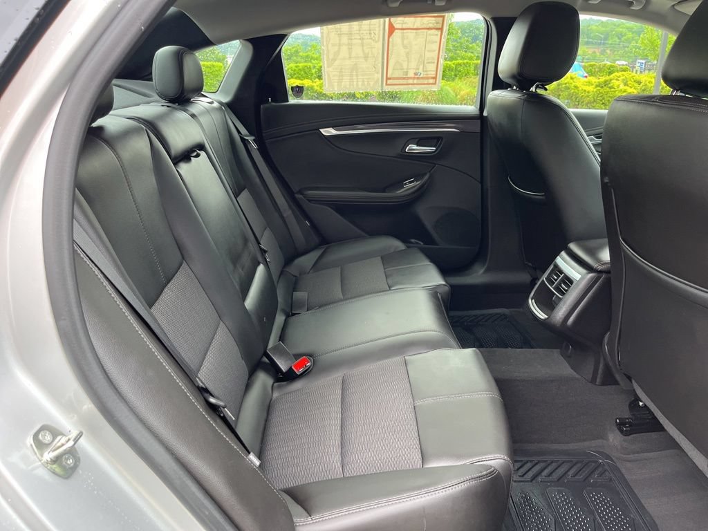 Used 2016 Chevrolet Impala LT FWD image 19