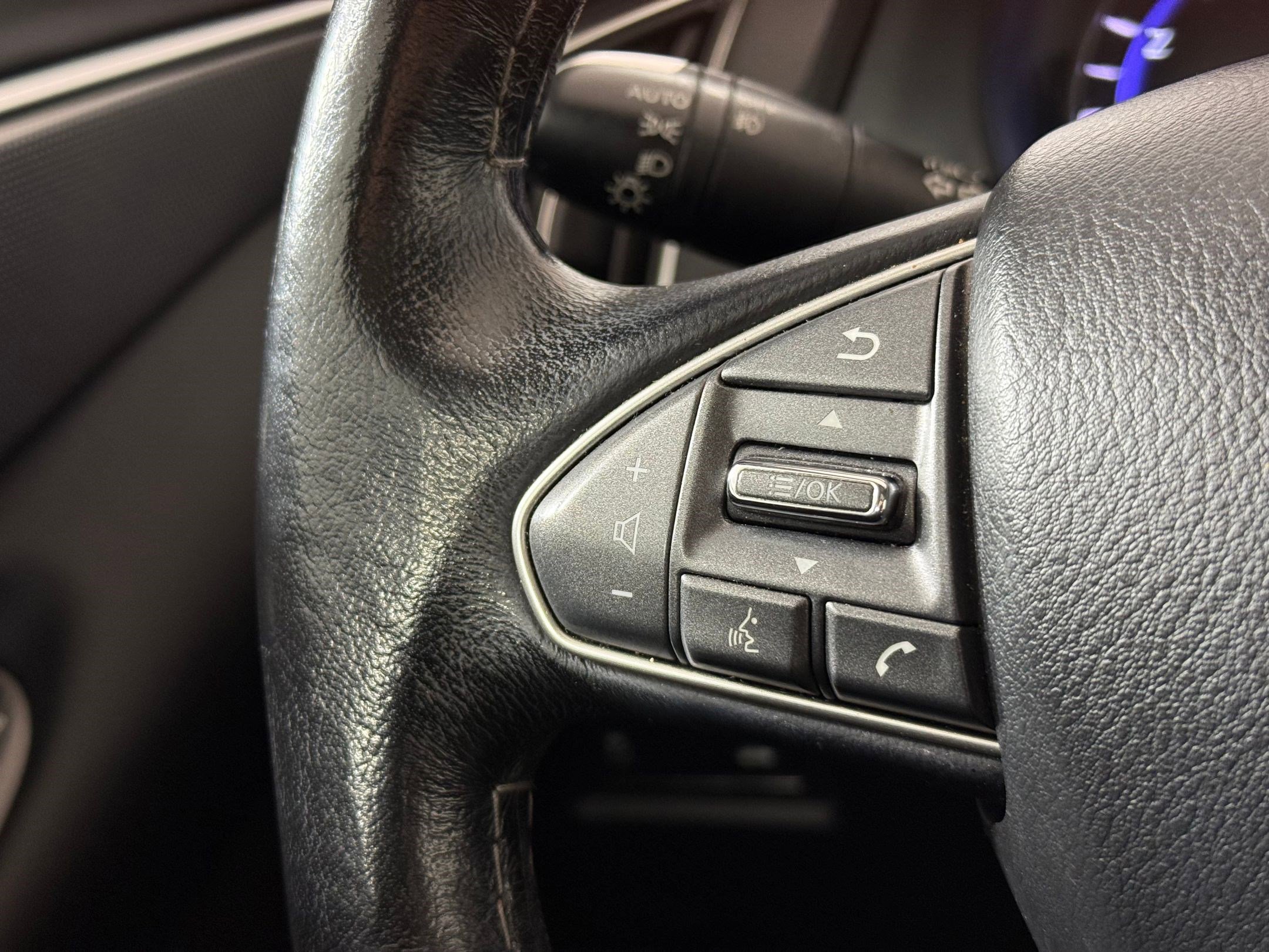 Used 2015 INFINITI Q50 Premium w/ Navigation Package image 16