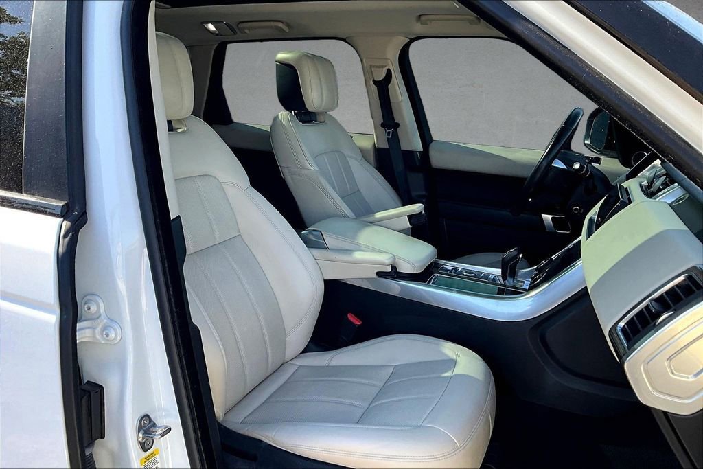 Used 2018 Land Rover Range Rover Sport HSE image 30