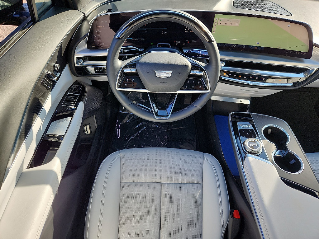 Used 2024 Cadillac Lyriq Luxury RWD image 11