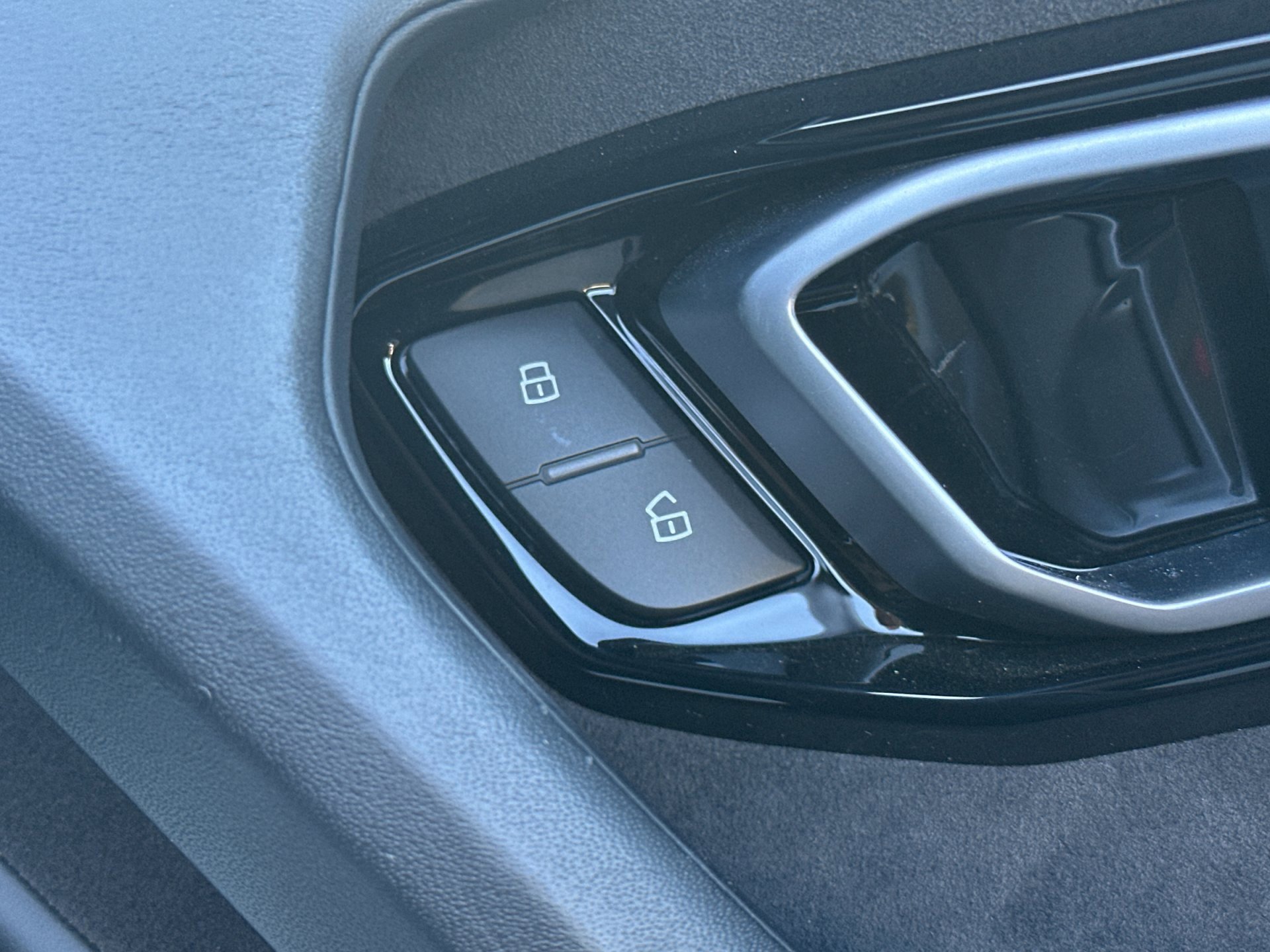 Used 2020 Lamborghini Huracan EVO image 19