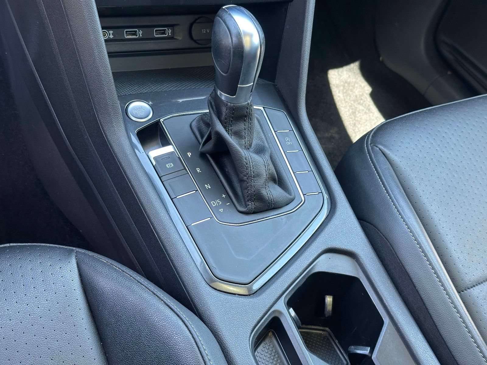 Used 2018 Volkswagen Tiguan SE w/ Panoramic Sunroof Package FWD image 22