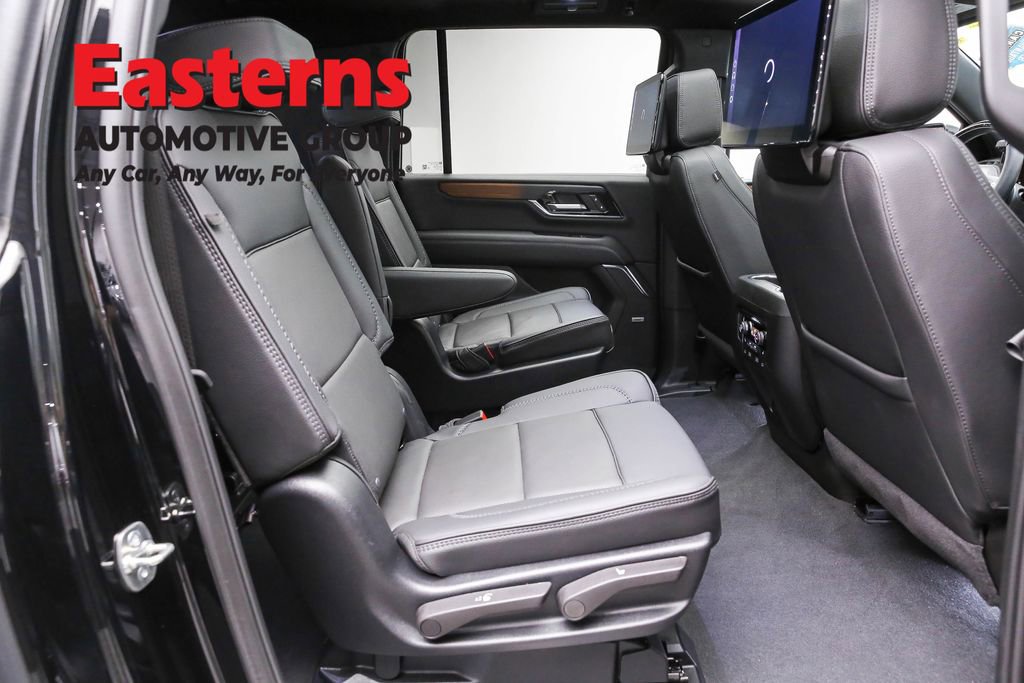 Used 2025 GMC Yukon XL Denali w/ Denali Reserve Package image 25