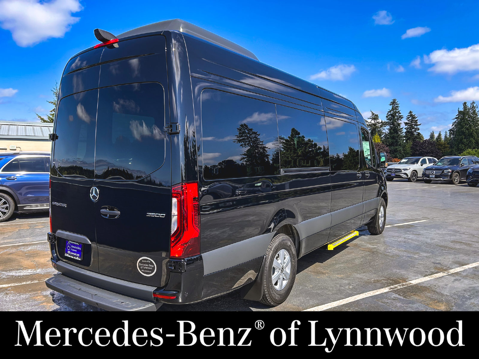 New 2026 Mercedes-Benz Sprinter 2500 image 9