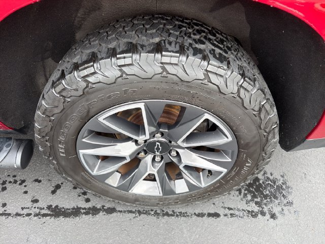 Certified 2021 Chevrolet Tahoe Z71 w/ Luxury Package AWD/4WD image 24